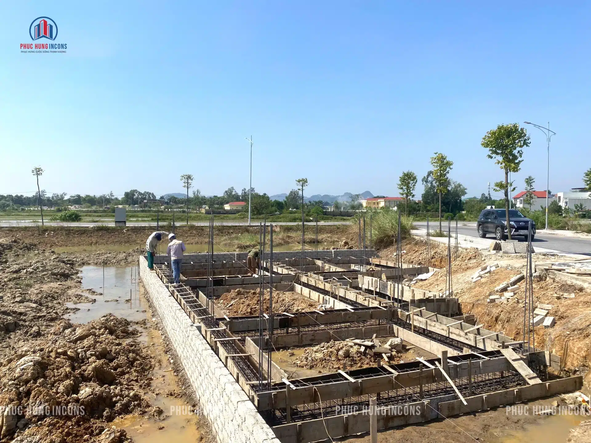 Đội ngũ chuyên nghiệp của dịch vụ xây nhà trọn gói của Phục Hưng Incons